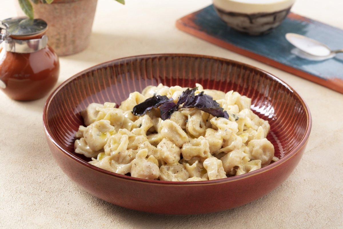 Deraliye Terrace - creamy tortellini with purple basil